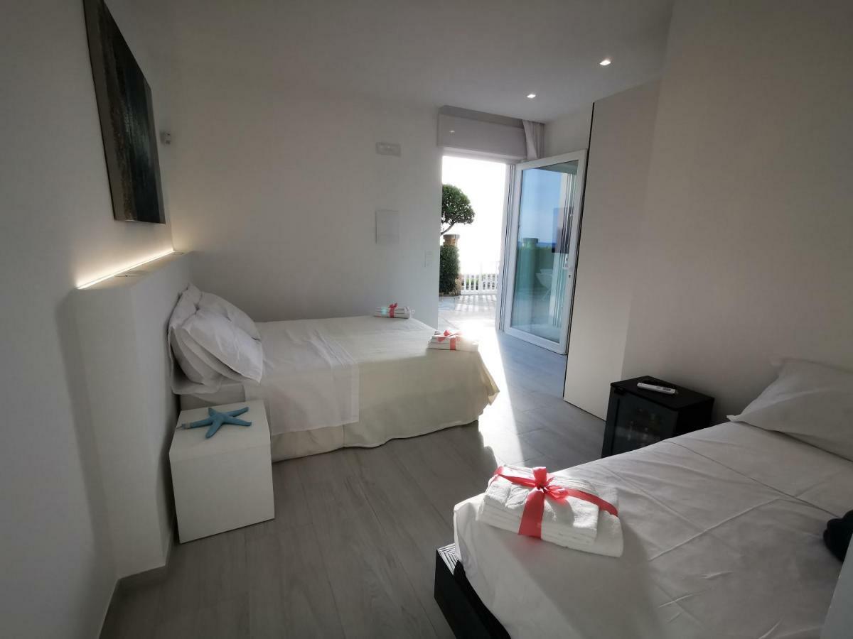 トッレ・スーダ Sunset Bay Bed & Breakfast エクステリア 写真