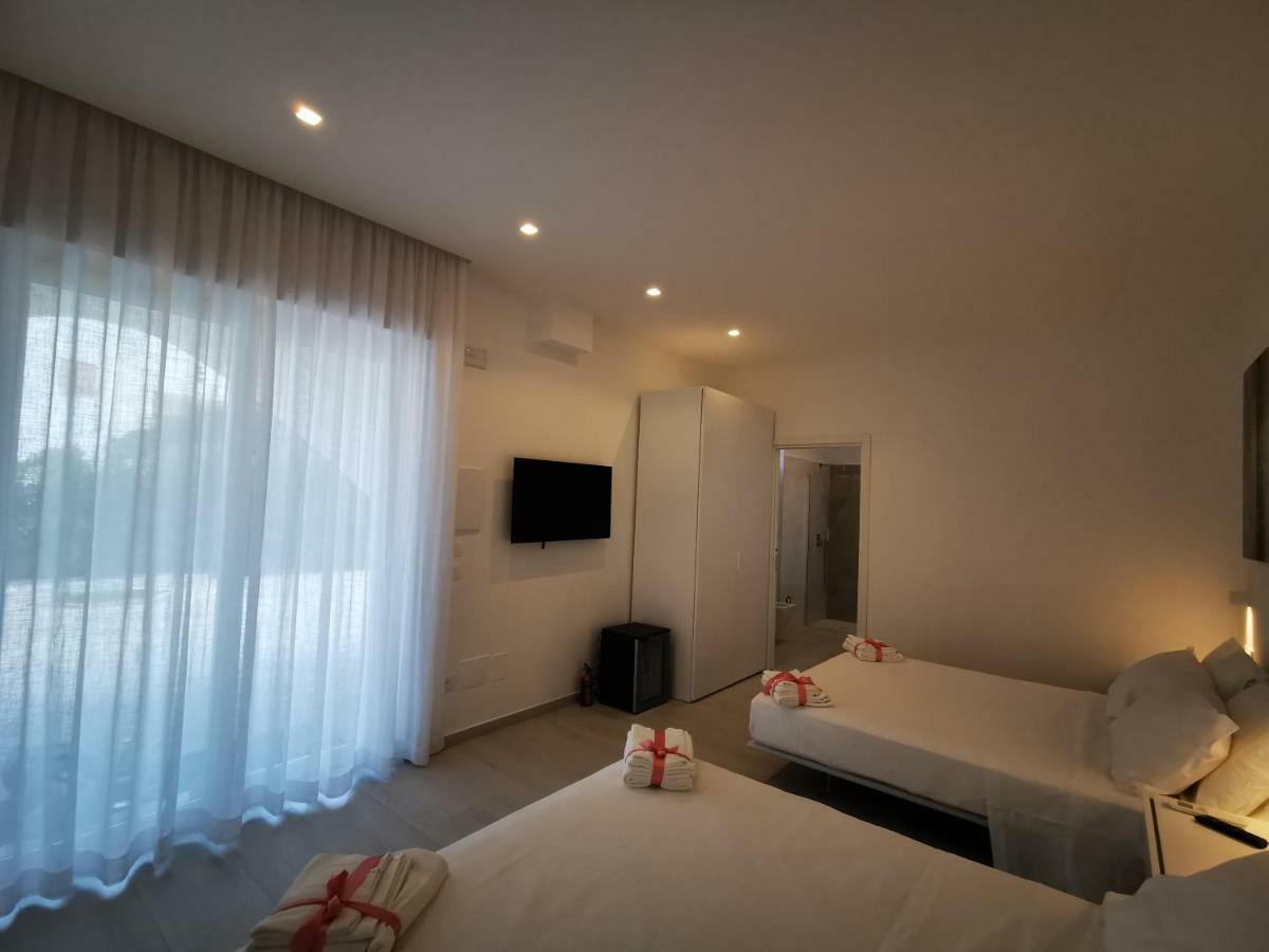 トッレ・スーダ Sunset Bay Bed & Breakfast エクステリア 写真
